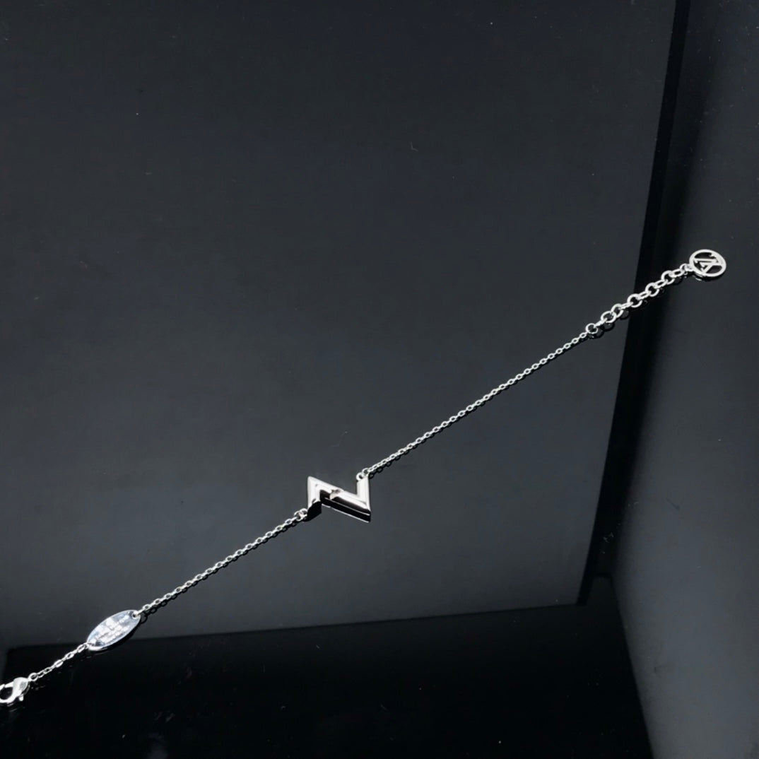 [Joyas Kincade]Pulsera con el logotipo de Volt LV