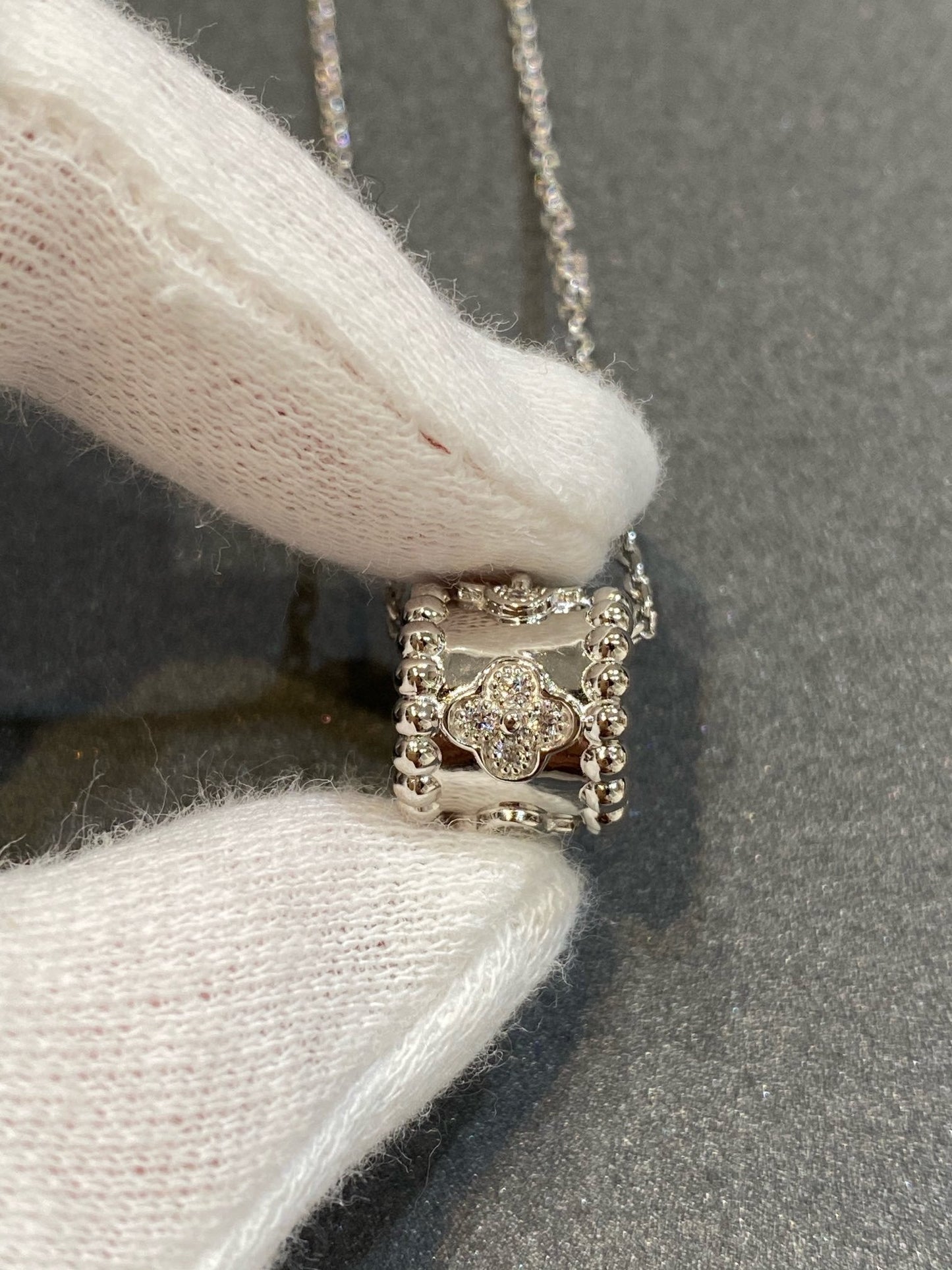 [Kincade Jewelrys] COLLAR DE PLATA CON DIAMANTES Y PEDANTE DE PERLEE 