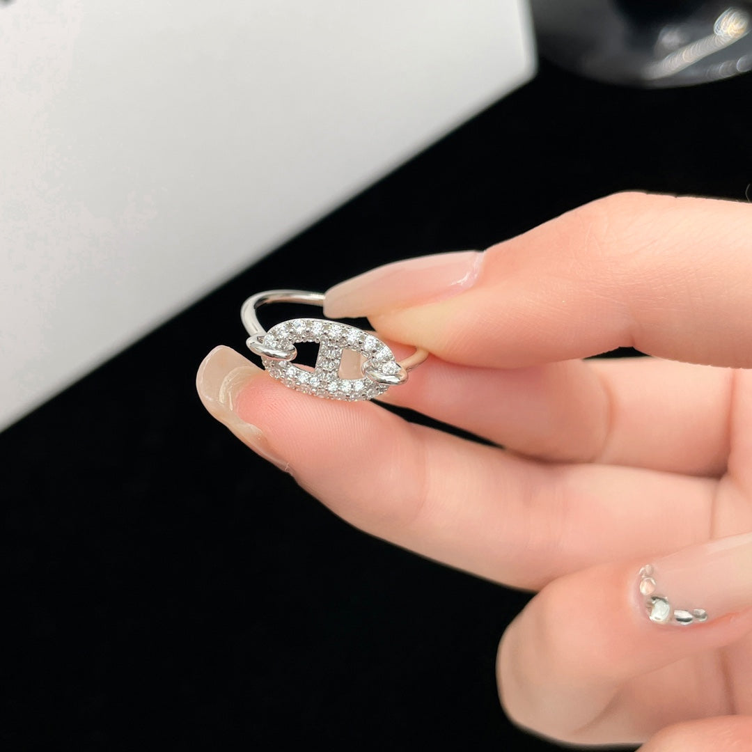 [Kincade Jewelrys] ANILLO DE PLATA CON DIAMANTES PEQUEÑOS Y RONDE