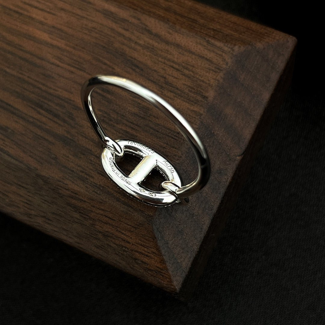 [Kincade Jewelrys] ANILLO DE PLATA CON DIAMANTES PEQUEÑOS Y RONDE