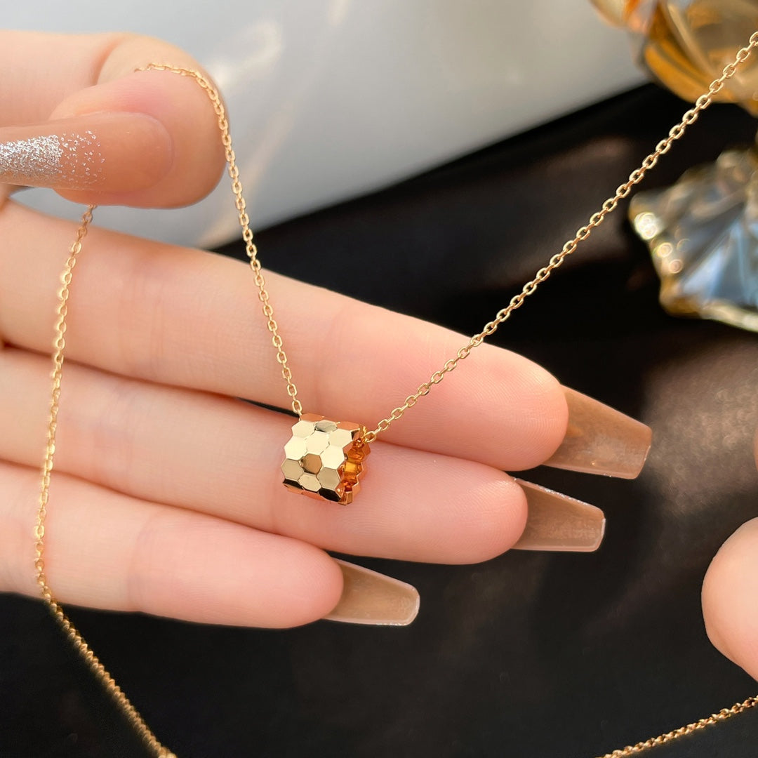 [Joyas Kincade] MINI COLLAR DE ABEJA