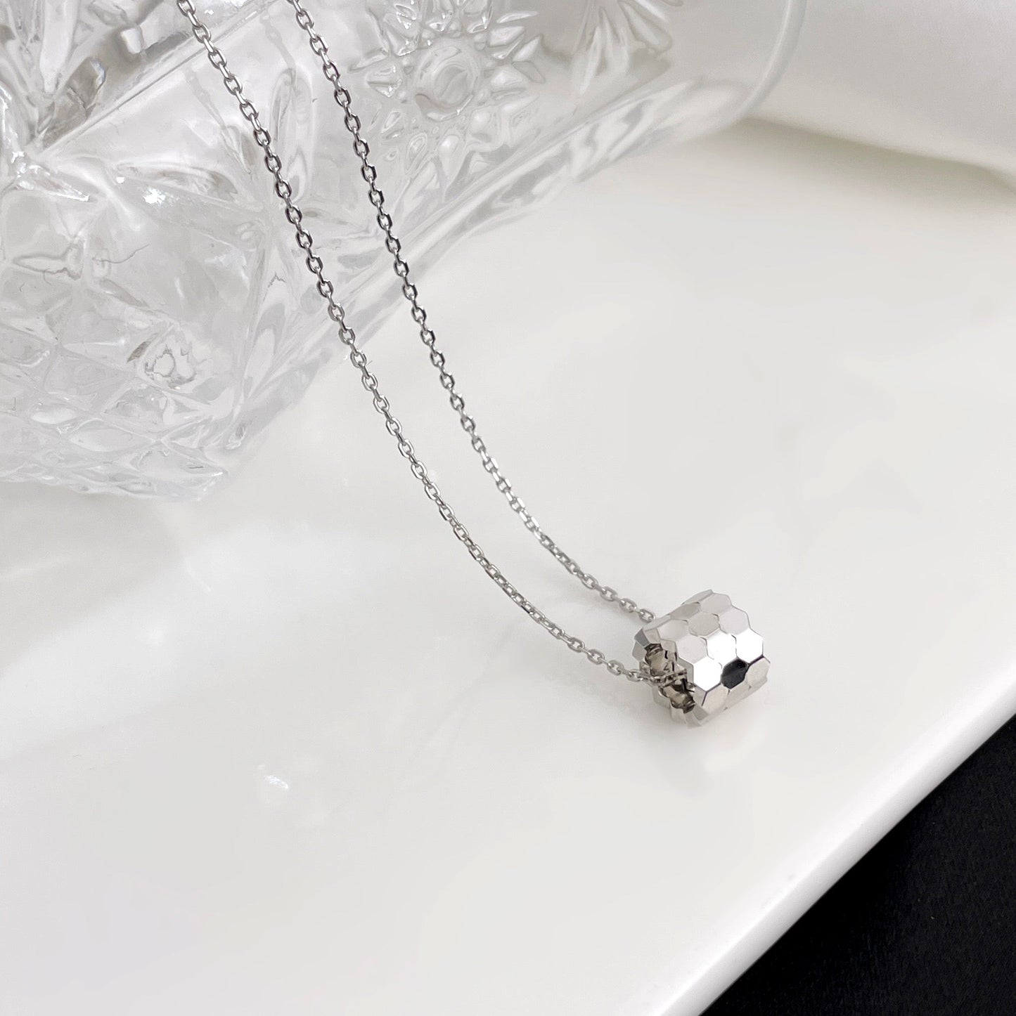 [Joyas Kincade] MINI COLLAR DE ABEJA