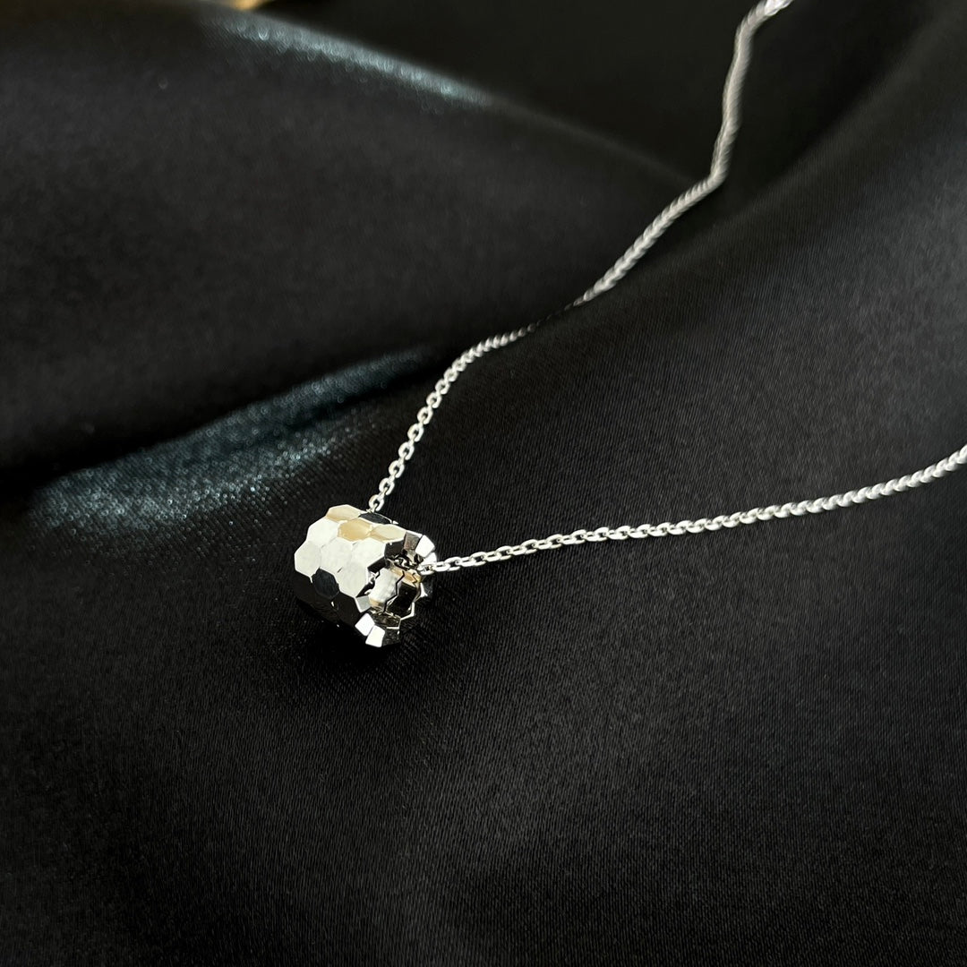 [Joyas Kincade] MINI COLLAR DE ABEJA