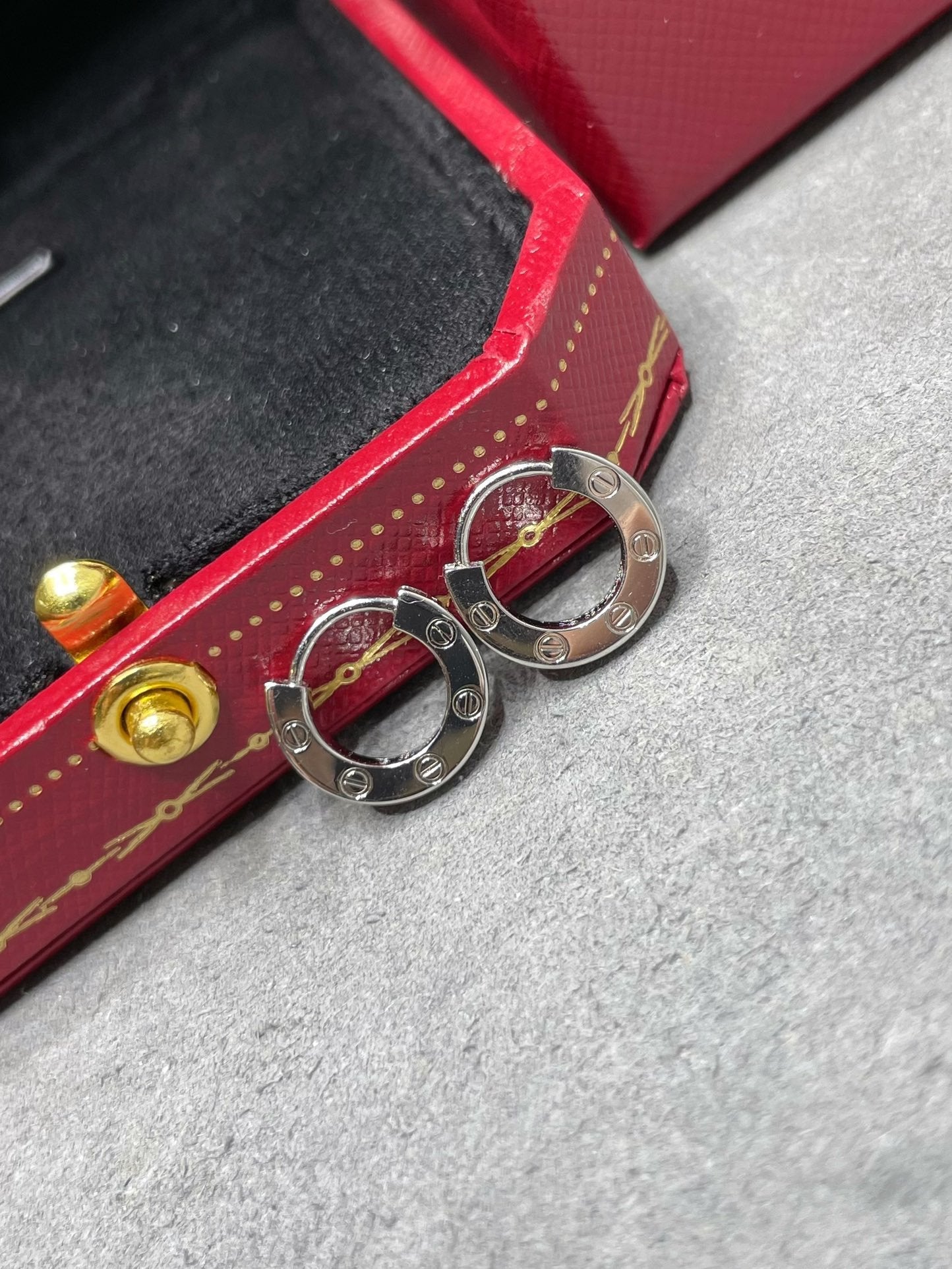 [Kincade Jewelrys]LOVE MINI EARRINGS