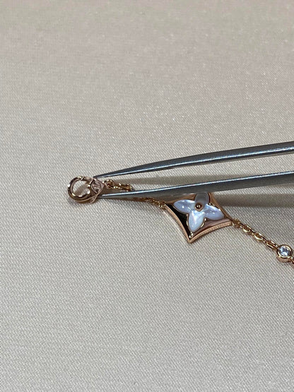 [Kincade Jewelrys] PULSERA DE ORO ROSA CON 4 ESTRELLAS Y DIAMANTES