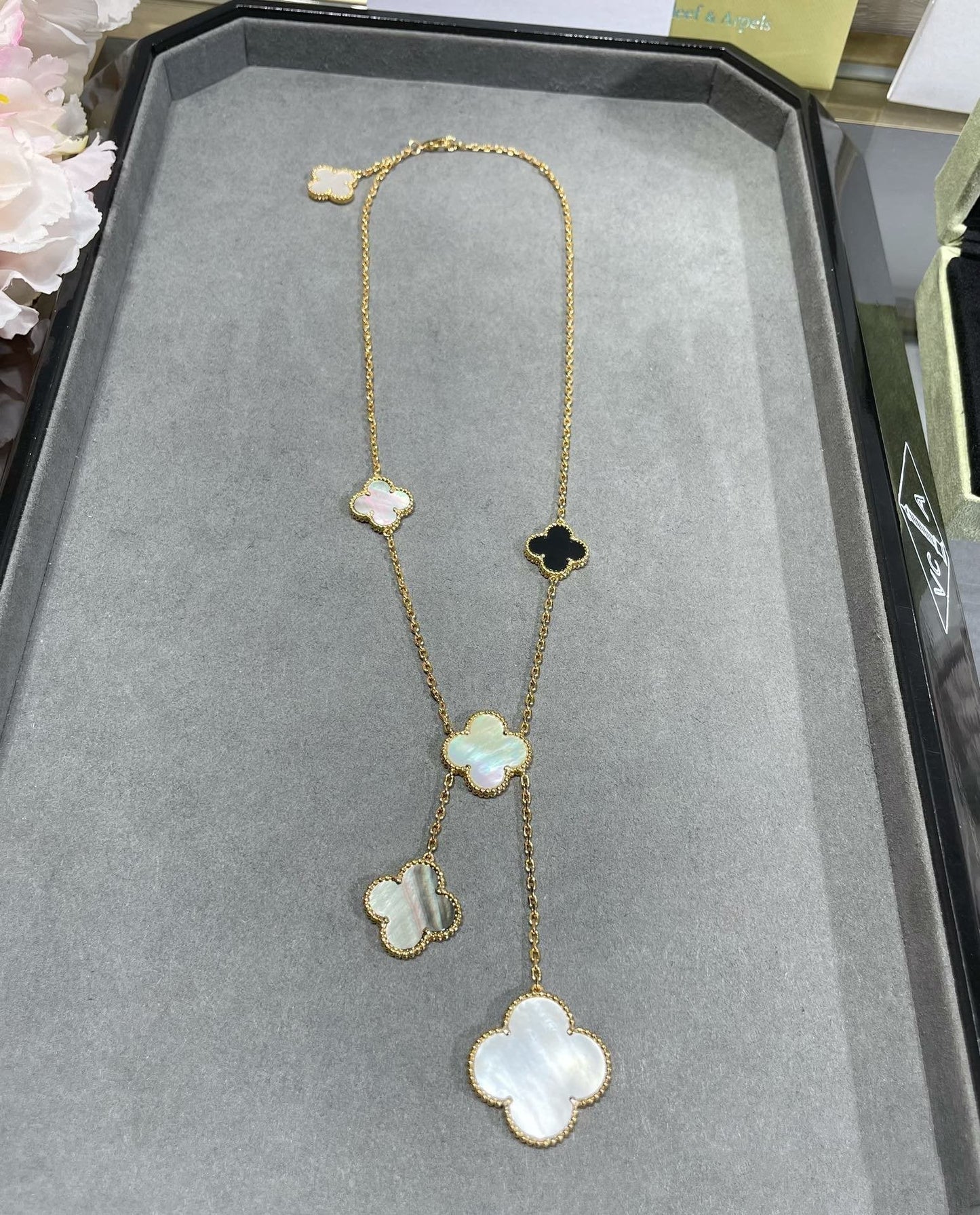 [Kincade Jewelrys] COLLAR DE ORO CON ÓNIX Y MOTIVO DE TRÉBOL DE 6 PIEZAS 
