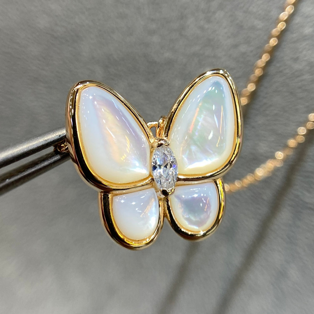 [Kincade Jewelrys]BUTTERFLY MOP DIAMOND NECKLACE