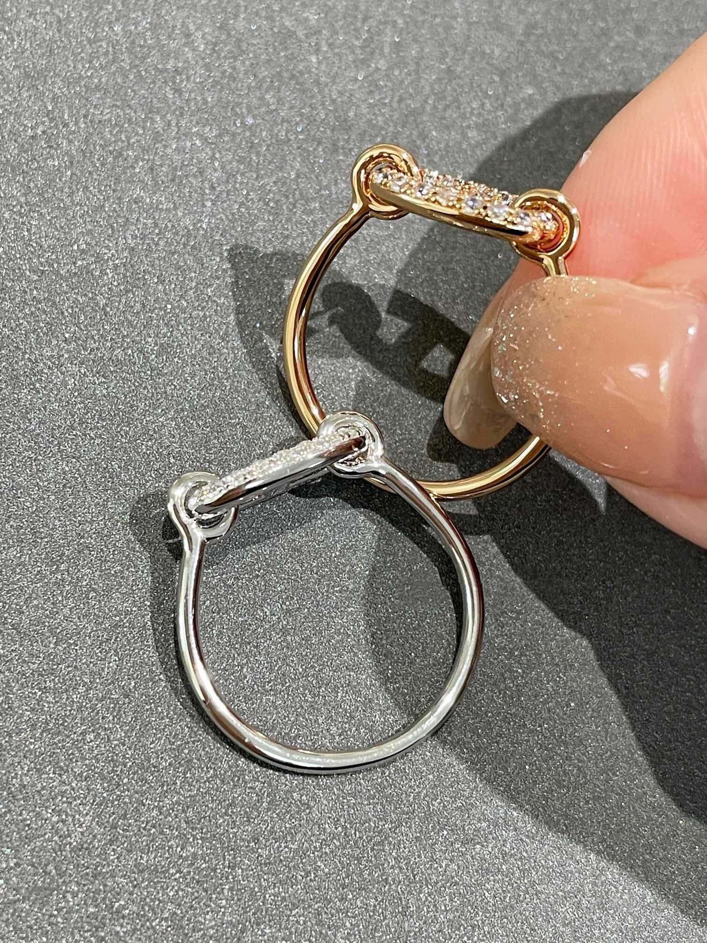 [Kincade Jewelrys] ANILLO DE DIAMANTES PEQUEÑOS REDONDOS