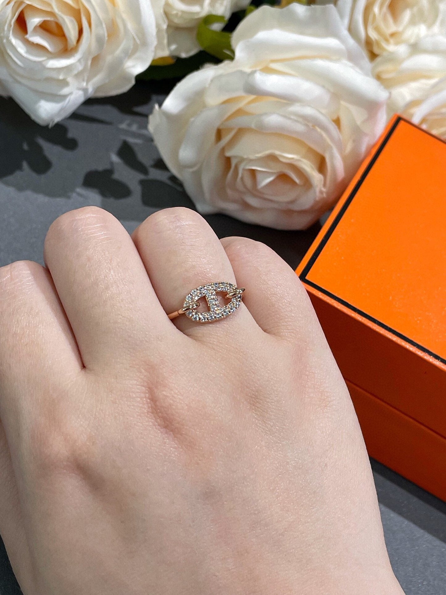 [Kincade Jewelrys] ANILLO DE DIAMANTES PEQUEÑOS REDONDOS