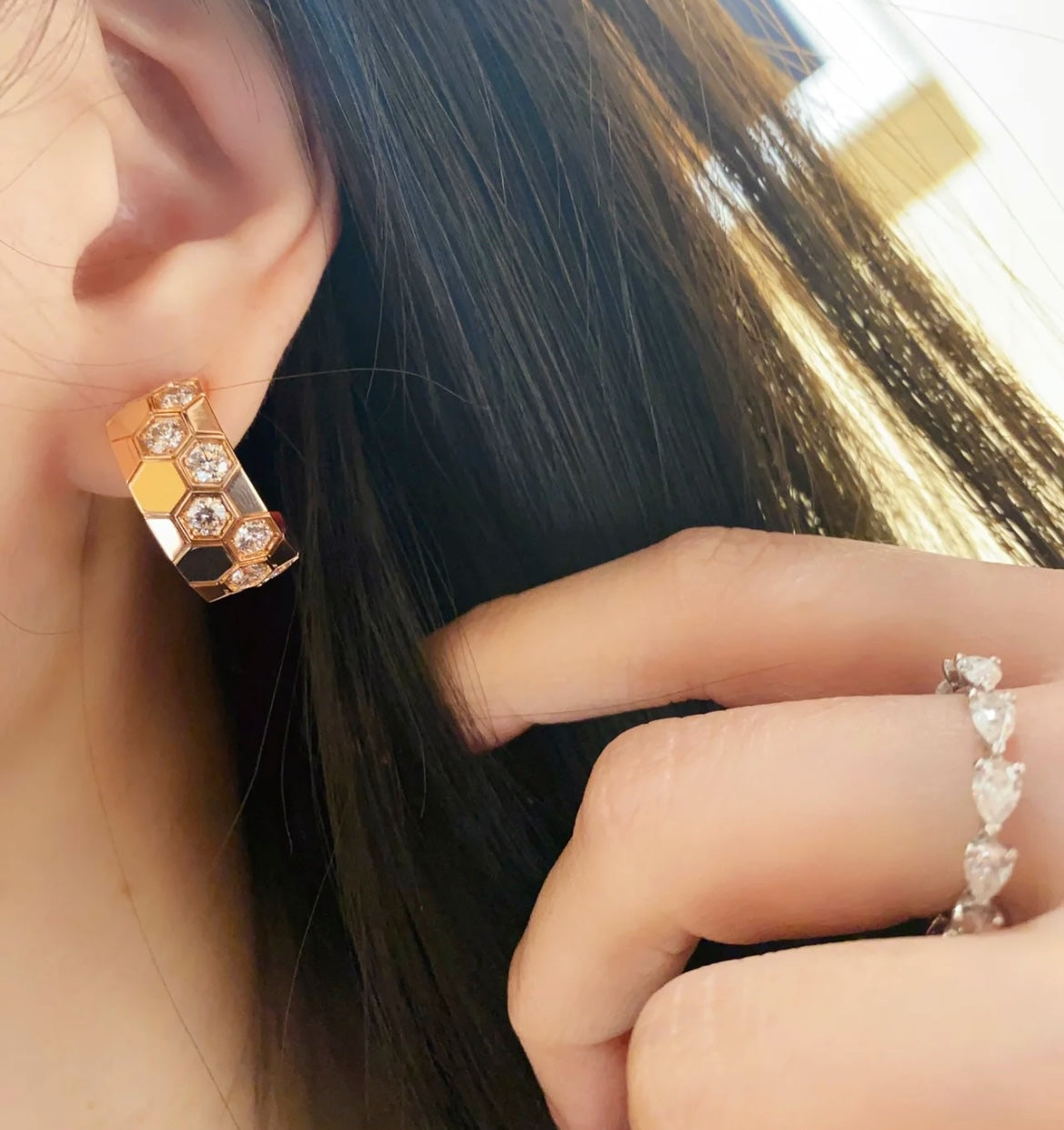 [Kincade Jewelrys]BEE LOVE DIAMOND HOOP EARRINGS