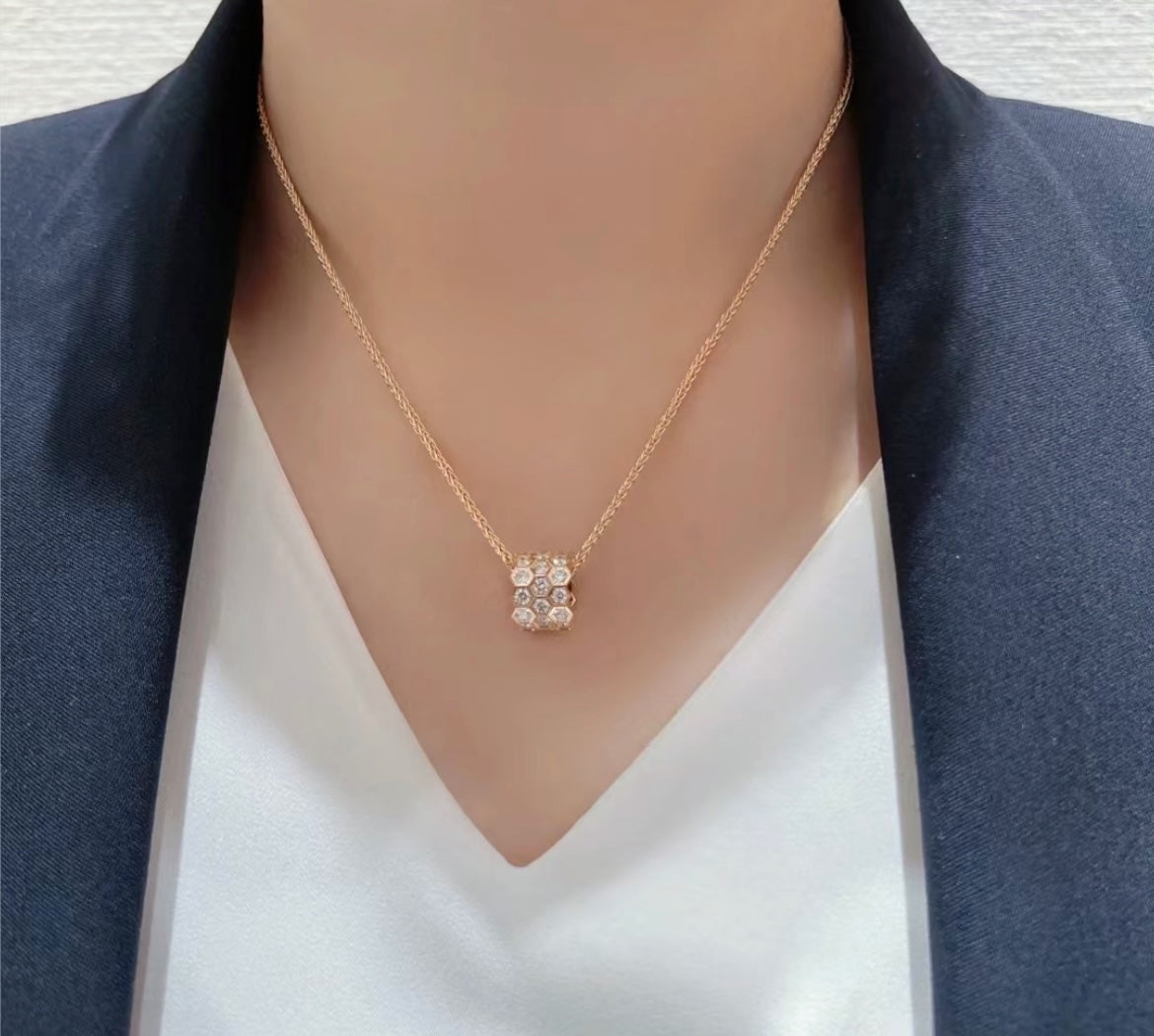 [Kincade Jewelrys]BEE LOVE DIAMOND PAVED 3 ROW NECKLACE