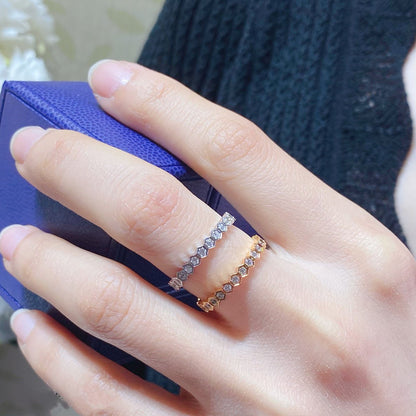 [Kincade Jewelrys] ANILLO PEQUEÑO CON PAVE DE DIAMANTES BEE LOVE