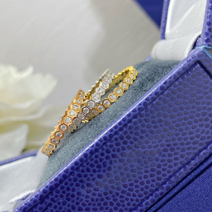 [Kincade Jewelrys] ANILLO PEQUEÑO CON PAVE DE DIAMANTES BEE LOVE