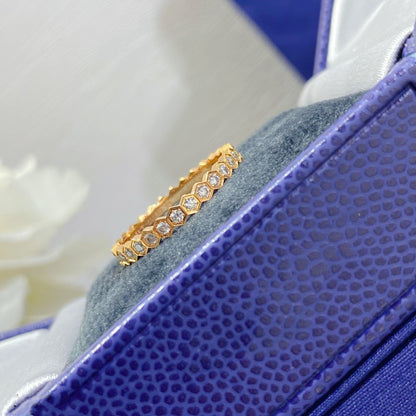 [Kincade Jewelrys] ANILLO PEQUEÑO CON PAVE DE DIAMANTES BEE LOVE