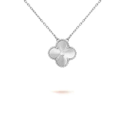[Joyas Kincade] COLLAR DE LÁSER DE DIAMANTES DE 15 MM DE TRÉBOL DE PLATA