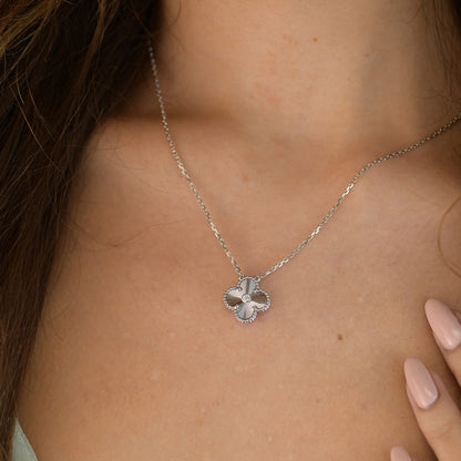 [Joyas Kincade] COLLAR DE LÁSER DE DIAMANTES DE 15 MM DE TRÉBOL DE PLATA