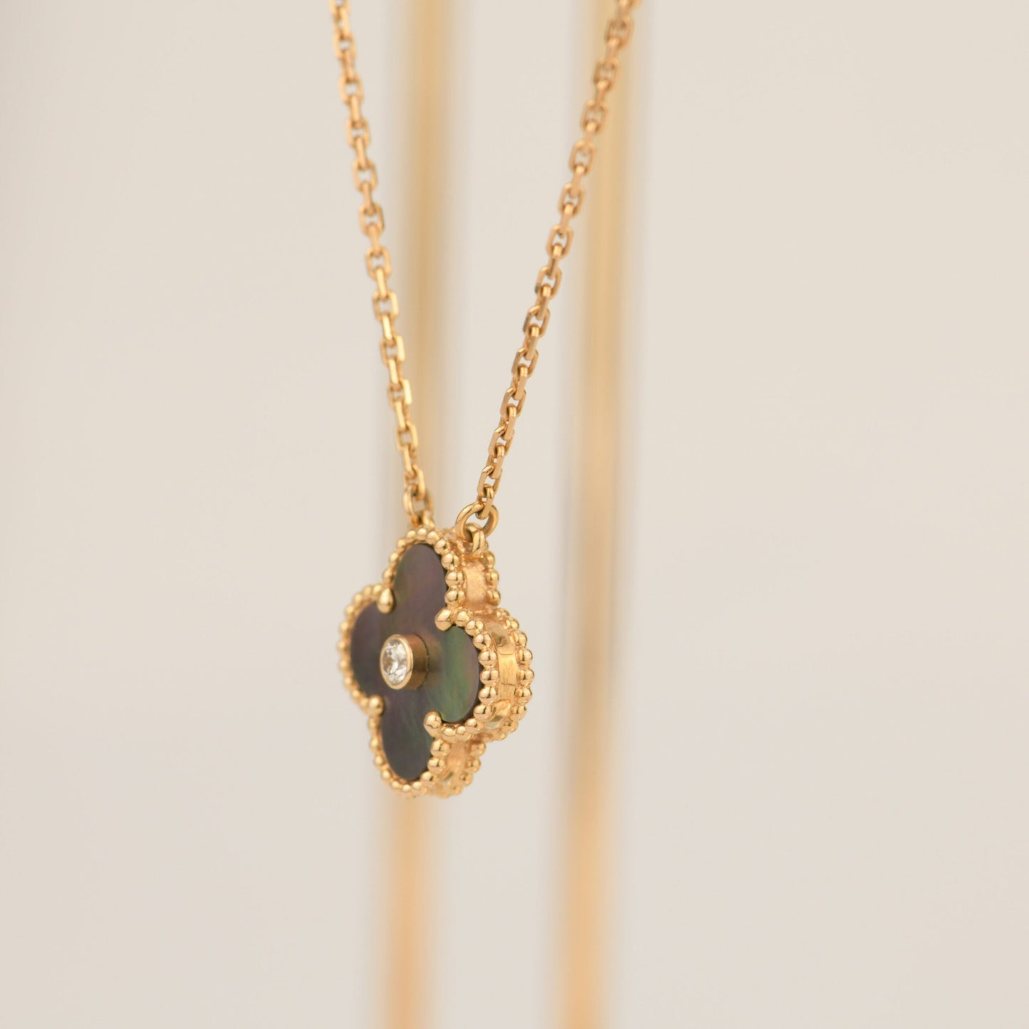 [Kincade Jewelrys] COLLAR DE TRÉBOL DE 15 MM CON DIAMANTES Y NÁCAR