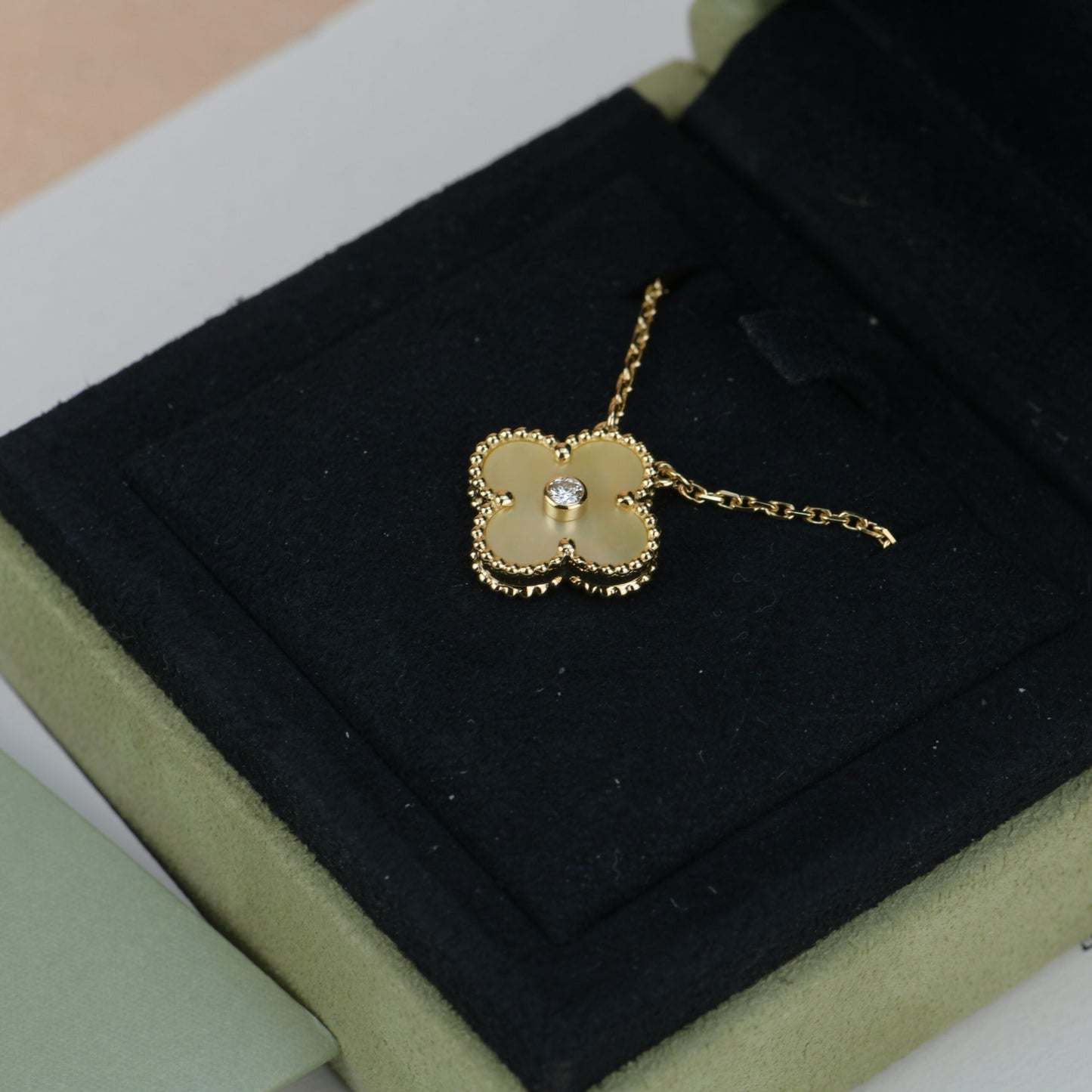 [Kincade Jewelrys]CLOVER 15MM DIAMOND GOLD MOTHER OF PEARL NECKLACE