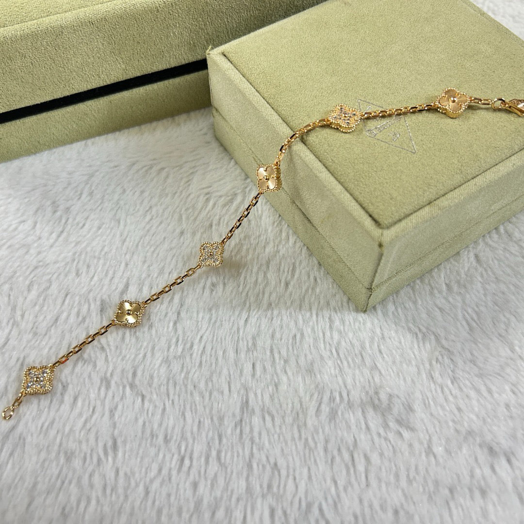 [Kincade Jewelrys]CLOVER 6 MOTIF DIAMOND LASER BRACELET