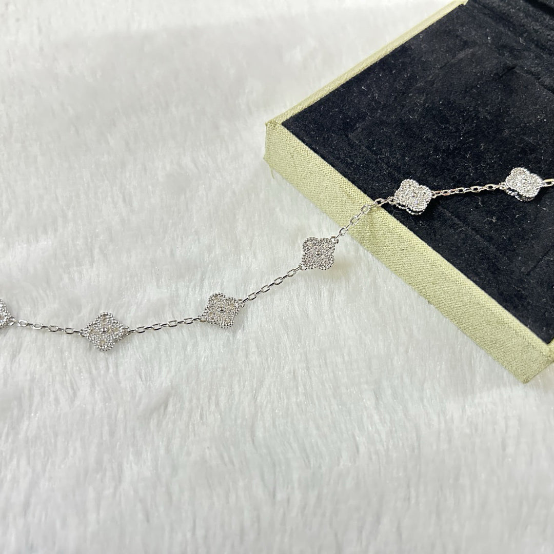 [Kincade Jewelrys]CLOVER 6 MOTIF DIAMOND BRACELET