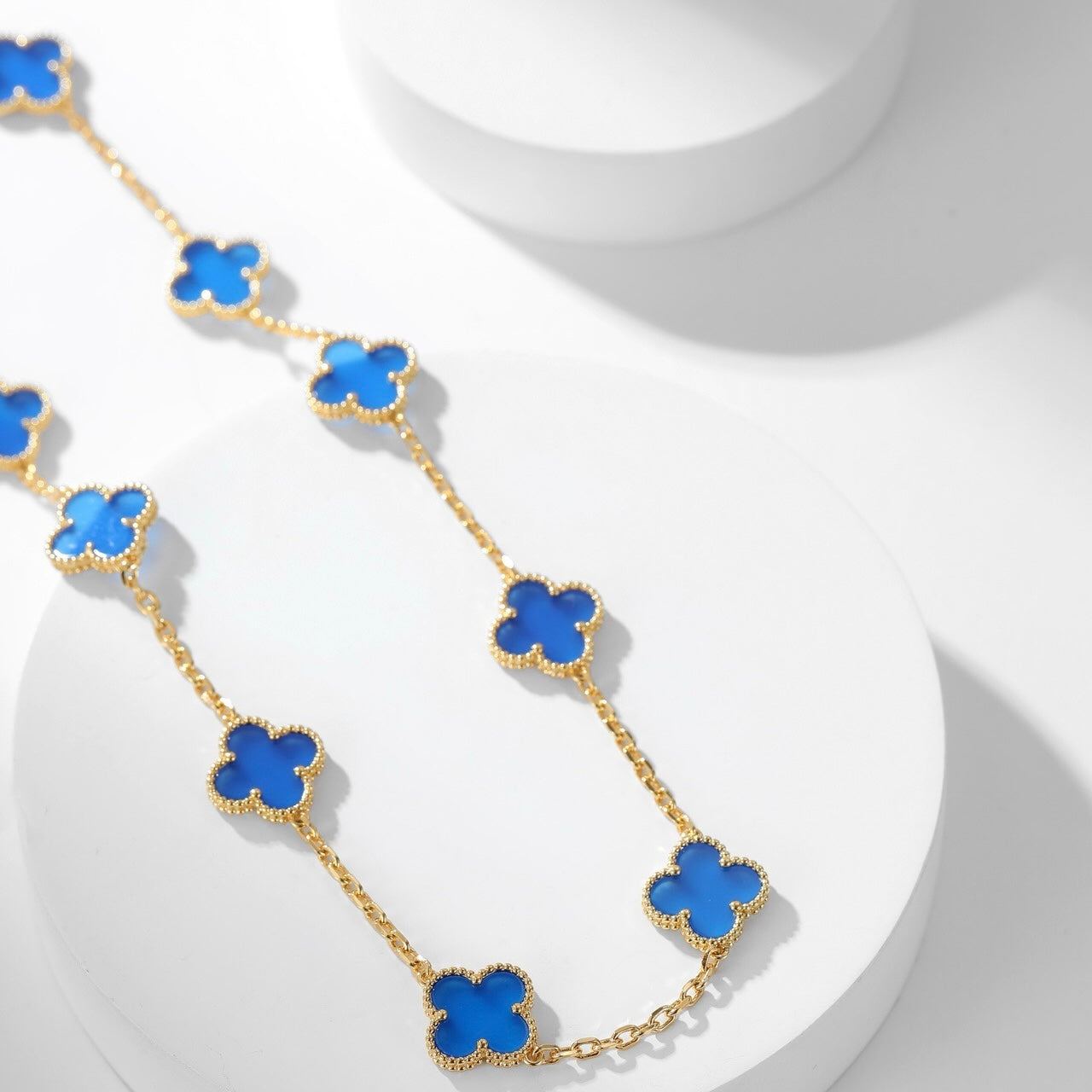 [Kincade Jewelrys] COLLAR DE ÁGATA AZUL CON 10 MOTIVOS DE TRÉBOLES