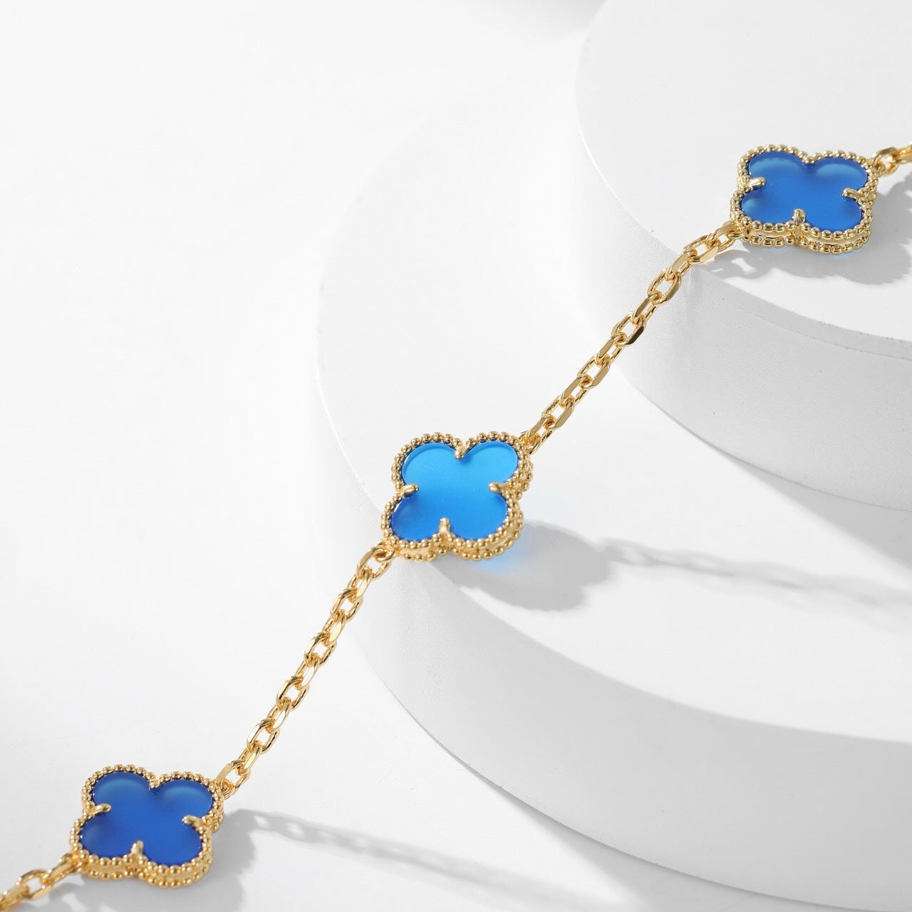 [Kincade Jewelrys] COLLAR DE ÁGATA AZUL CON 10 MOTIVOS DE TRÉBOLES