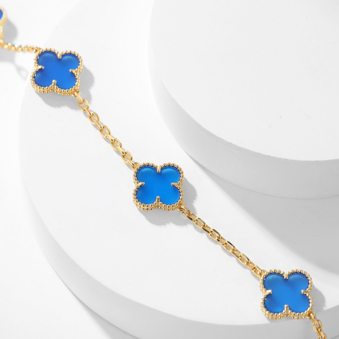 [Kincade Jewelrys] COLLAR DE ÁGATA AZUL CON 10 MOTIVOS DE TRÉBOLES