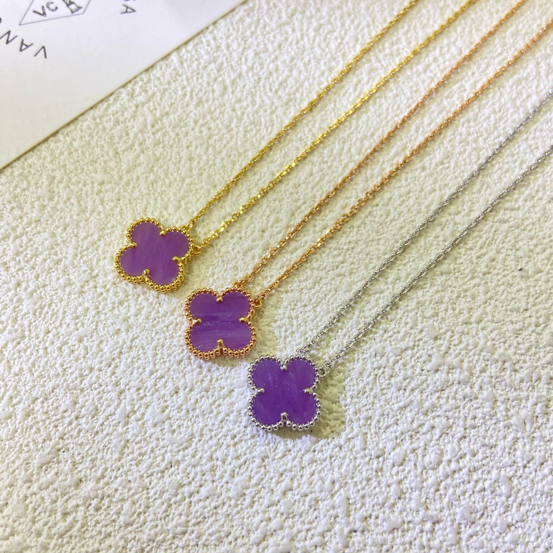 [Joyas Kincade] COLLAR DE TRÉBOL DE 15 MM, COLOR MORADO Y VIOLETA