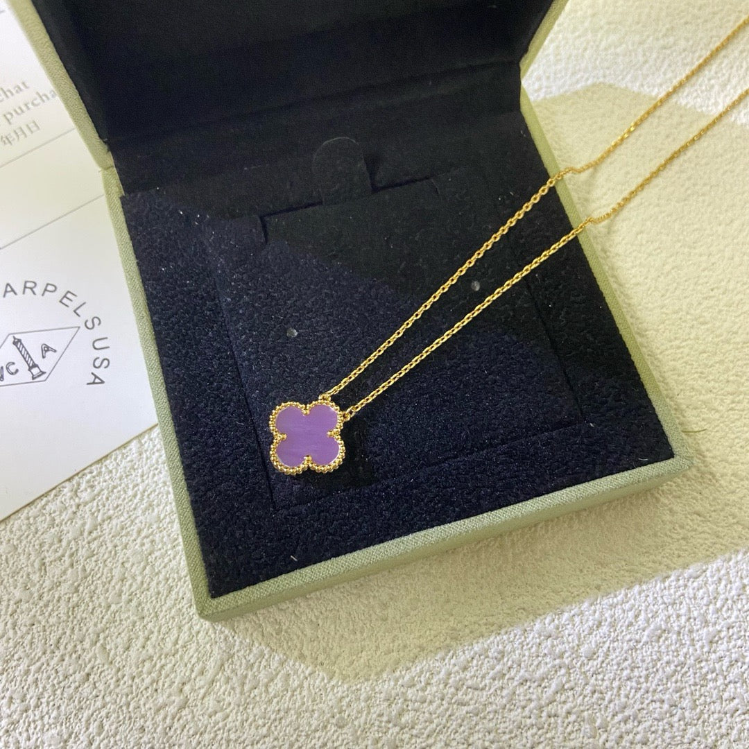 [Joyas Kincade] COLLAR DE TRÉBOL DE 15 MM, COLOR MORADO Y VIOLETA