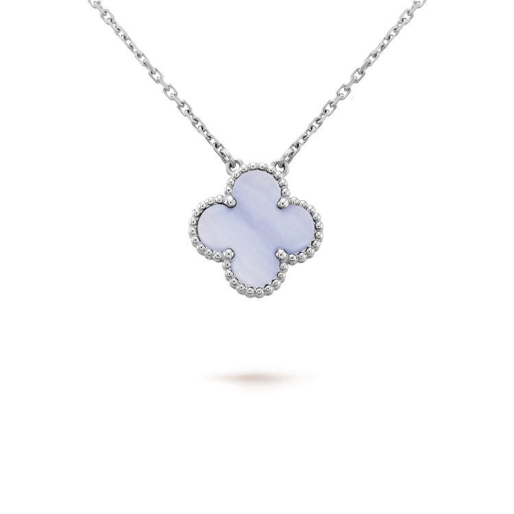 [Kincade Jewelrys] COLLAR DE TRÉBOL DE 15 MM DE CALCEDONÍA AZUL EN PLATA