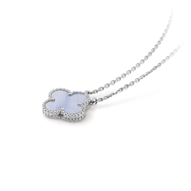 [Kincade Jewelrys] COLLAR DE TRÉBOL DE 15 MM DE CALCEDONÍA AZUL EN PLATA