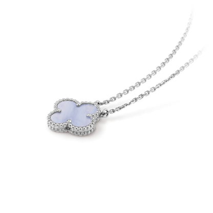 [Kincade Jewelrys] COLLAR DE TRÉBOL DE 15 MM DE CALCEDONÍA AZUL EN PLATA