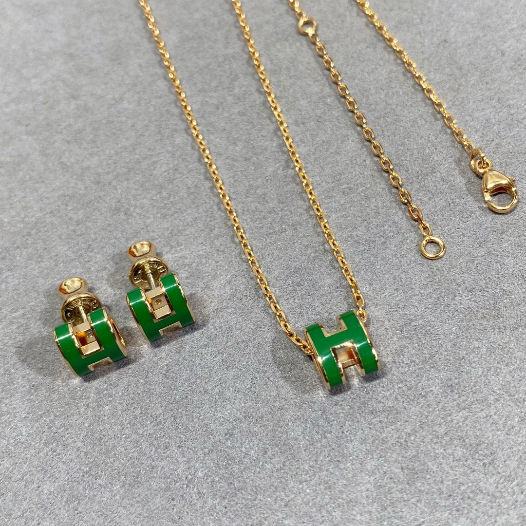 [Kincade Jewelrys] COLLAR POP H VERDE PLATA Y ORO