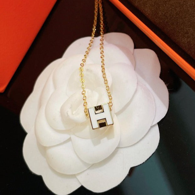 [Kincade Jewelrys]H WHITE SQUARE GOLD NECKLACE