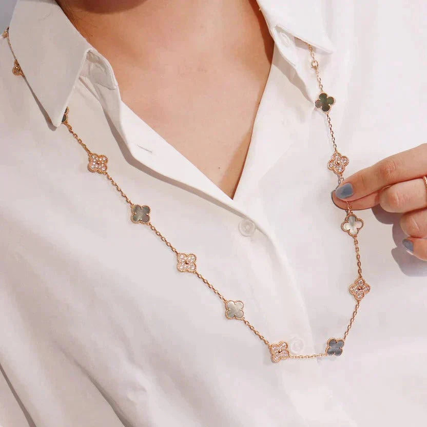 [Kincade Jewelrys] COLLAR DE DIAMANTES CON 20 MOTIVOS DE TRÉBOL EN COLOR NEGRO