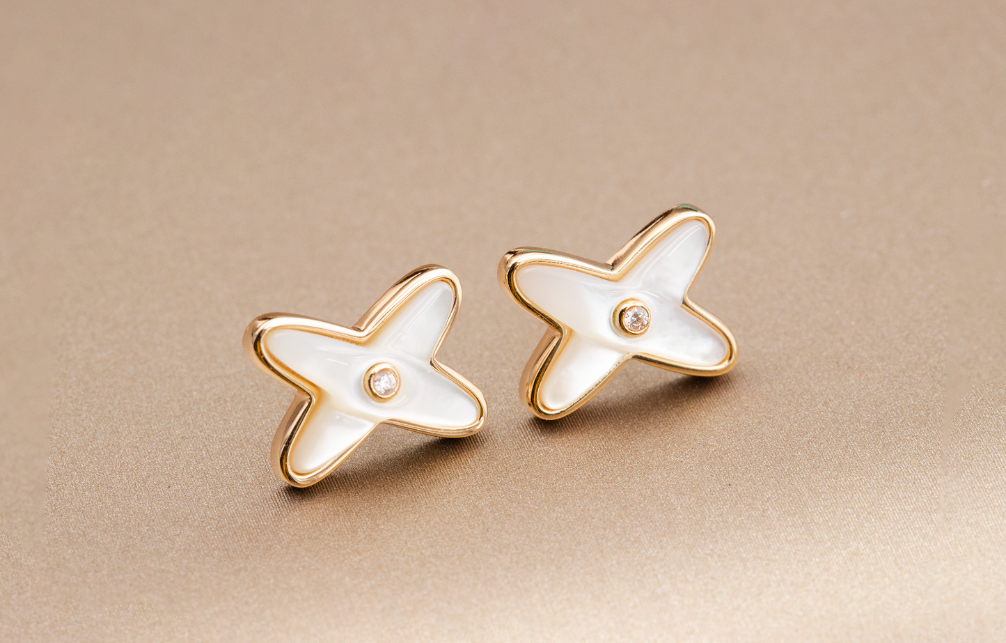 [Kincade Jewelrys] PENDIENTES DE DIAMANTES DE ORO ROSA CON MOP BLANCO