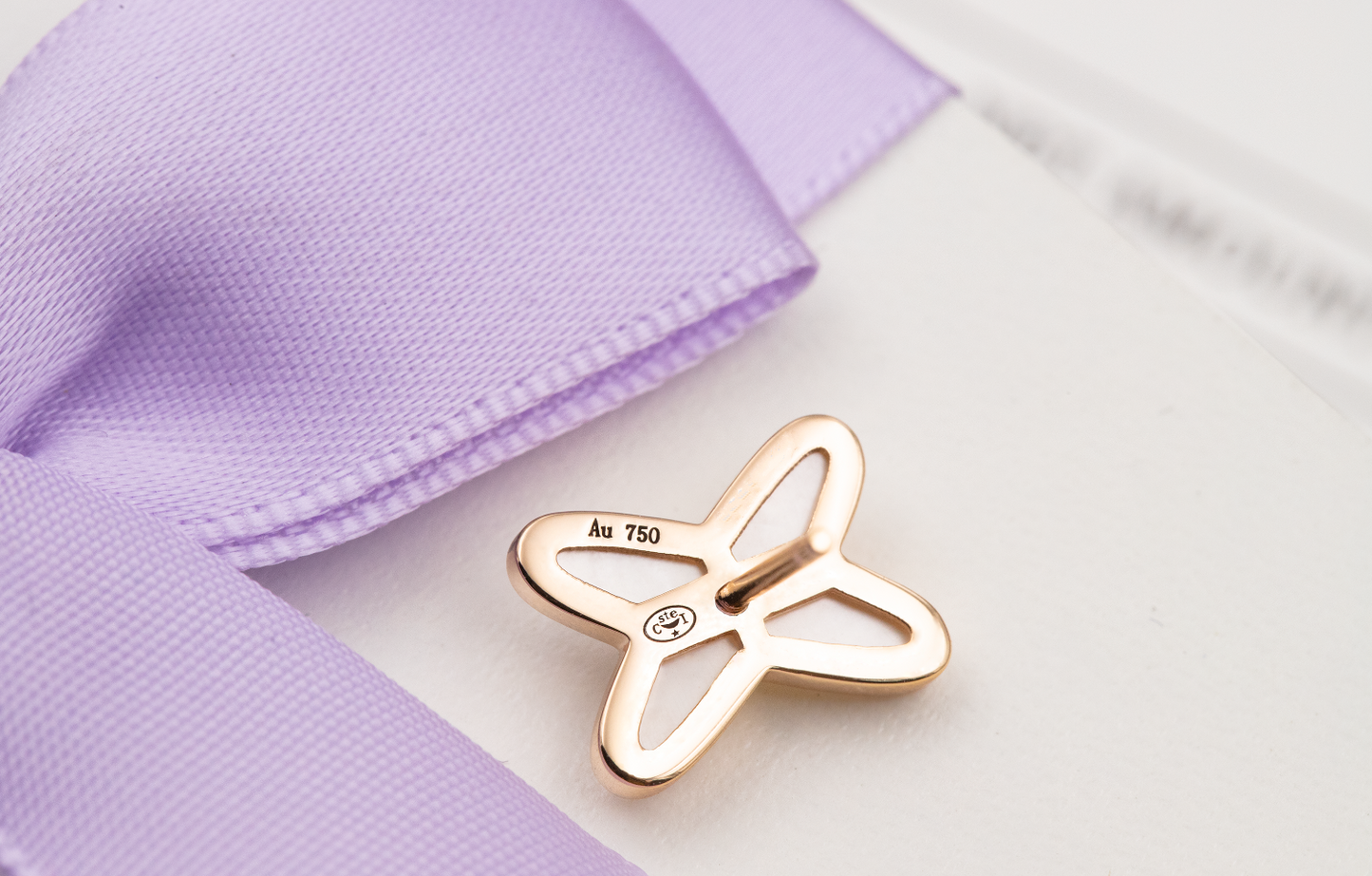 [Kincade Jewelrys] PENDIENTES DE DIAMANTES DE ORO ROSA CON MOP BLANCO