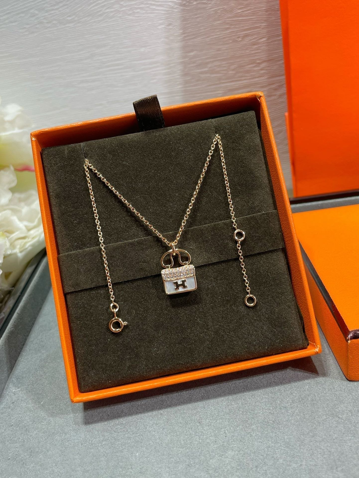 [Kincade Jewelrys]H CIRCE MOISSANITE PENDANT NECKLACE GOLD