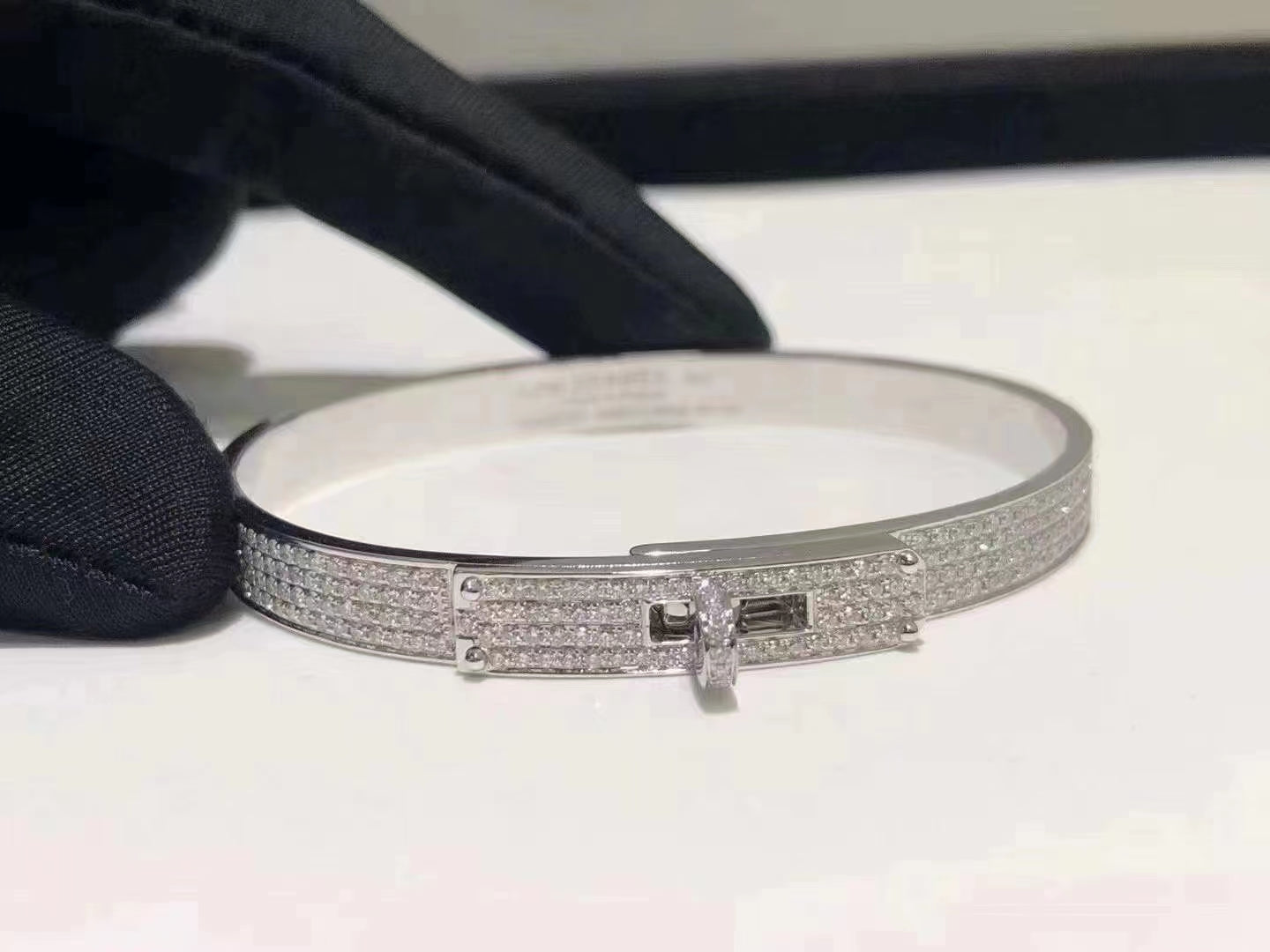[Kincade Jewelrys] PULSERA HM KELLY EN PLATA Y PAVÉ DE DIAMANTES
