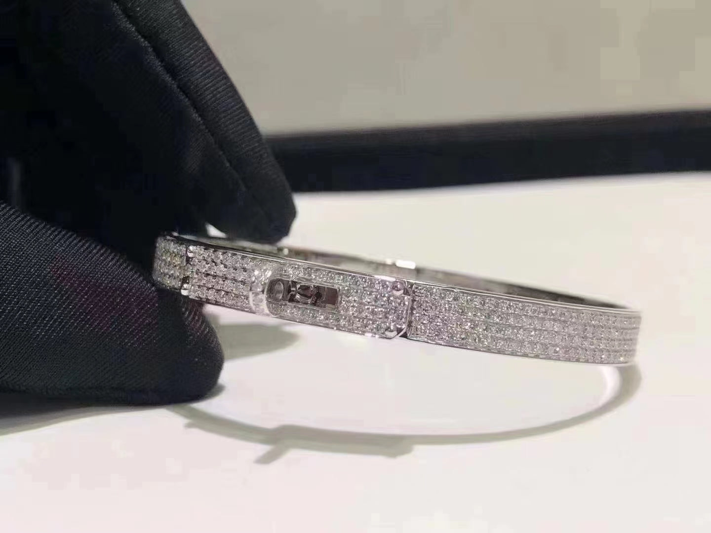 [Kincade Jewelrys] PULSERA HM KELLY EN PLATA Y PAVÉ DE DIAMANTES