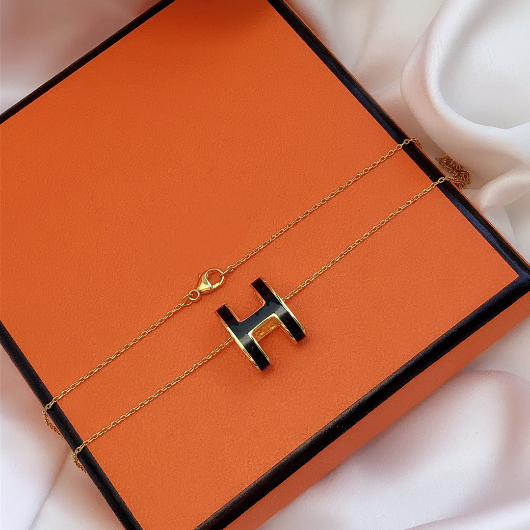 [Kincade Jewelrys]HM CLIC BLACK ENAMEL GOLD NECKLACE