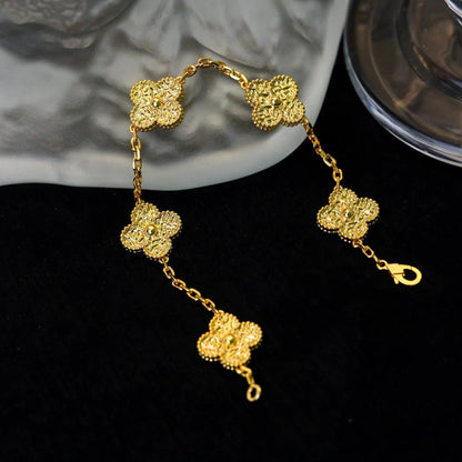 [Kincade Jewelrys] PULSERA BRONCEADA CON 5 MOTIVOS DE TRÉBOL 