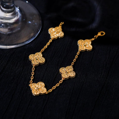 [Kincade Jewelrys] PULSERA BRONCEADA CON 5 MOTIVOS DE TRÉBOL 