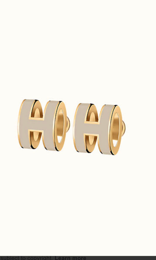[Kincade Jewelrys]MINI POP H GOLD EARRINGS GREY