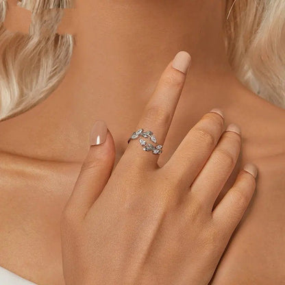 Anillo ajustable con hojas simples y hojas de la suerte