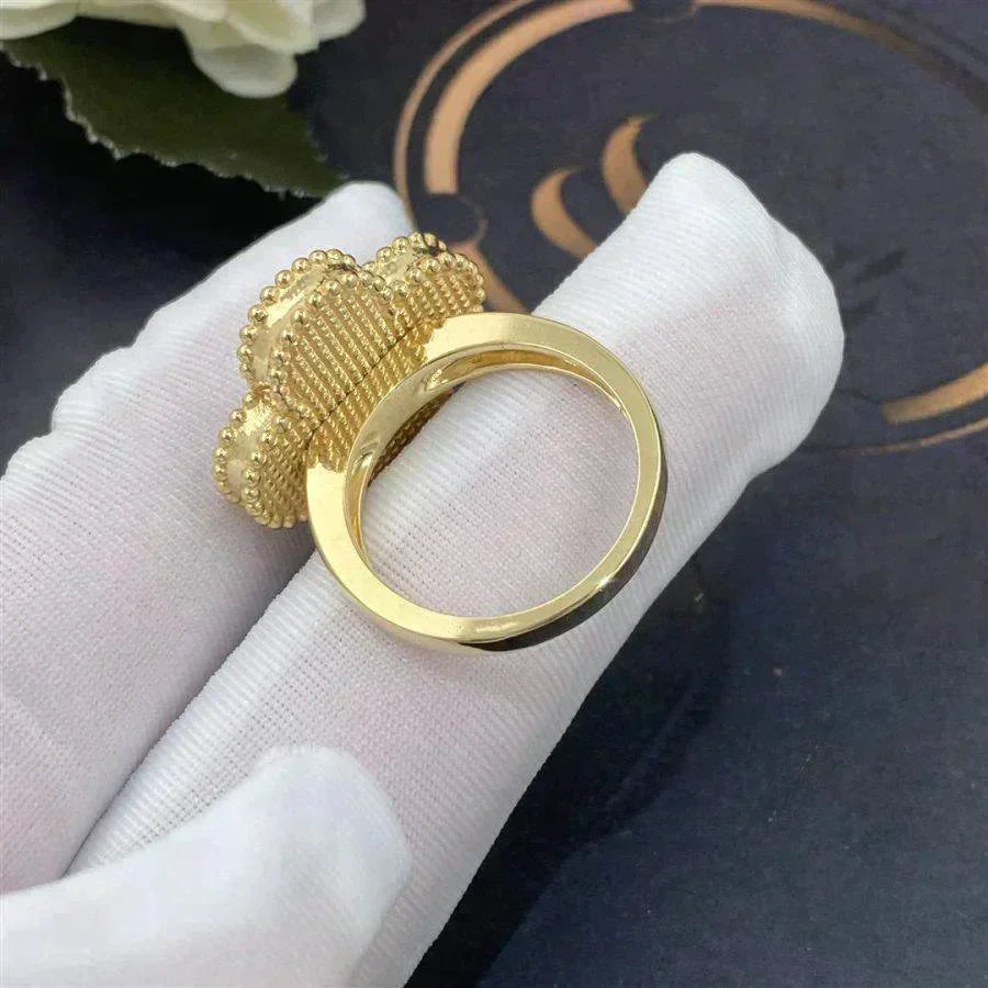 [Kincade Jewelrys]CLOVER WHITE MOP RING
