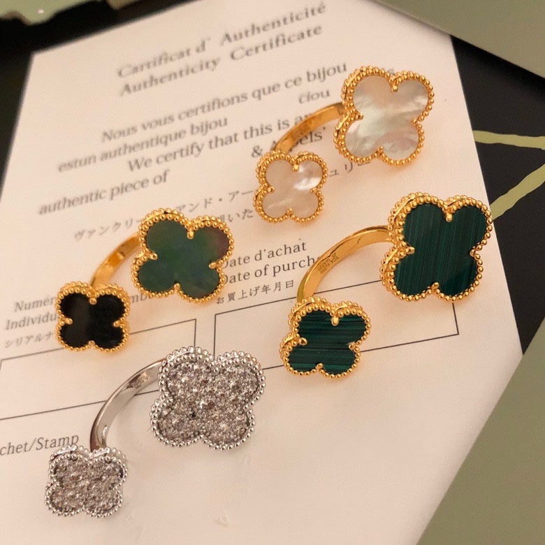 [Kincade Jewelrys] TRÉBOL ENTRE EL ANILLO DEL DEDO