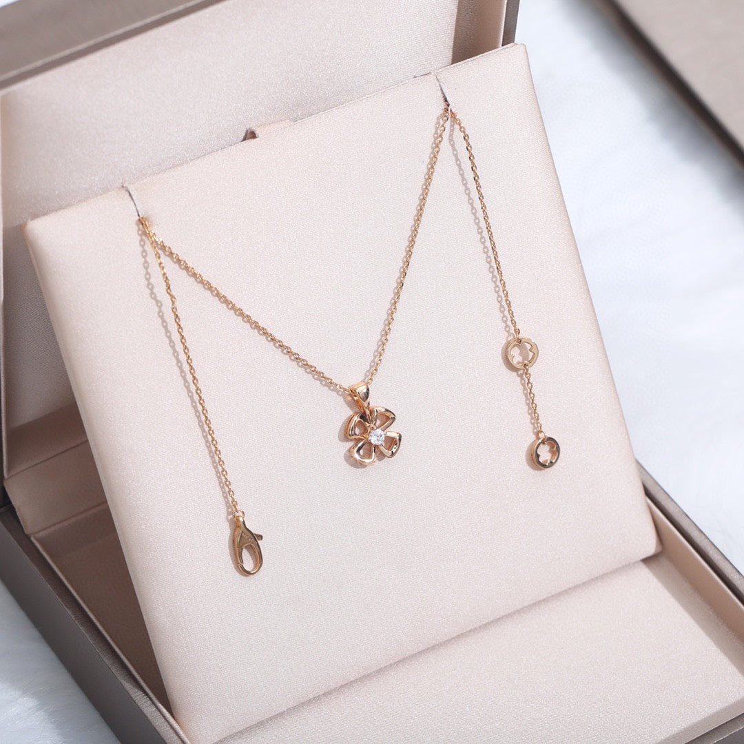 [Kincade Jewelrys] COLLAR FIOREVER CON CENTRO DE DIAMANTE
