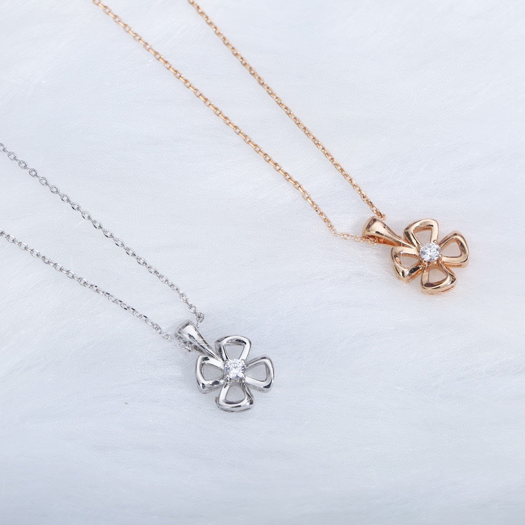 [Kincade Jewelrys] COLLAR FIOREVER CON CENTRO DE DIAMANTE