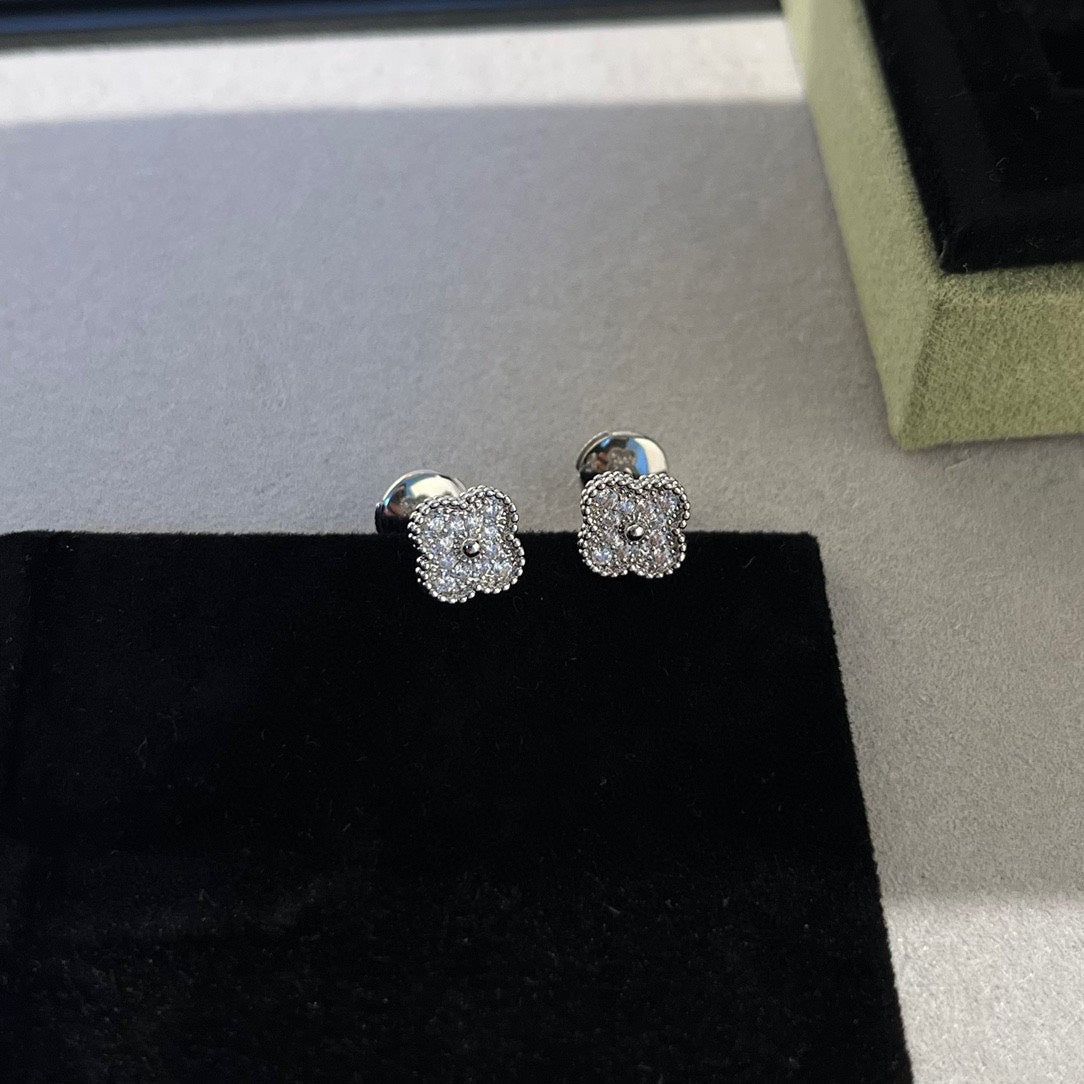 [Kincade Jewelrys] PENDIENTES MINI DE DIAMANTES CON Trébol